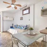 Large Mediterranea In The Heart Of Coral Shore With Swimming Pool Large Garden With Palm Trees Vila Alghero