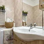 Vila Large Mediterranea In The Heart Of Coral Shore With Swimming Pool Large Garden With Palm Trees