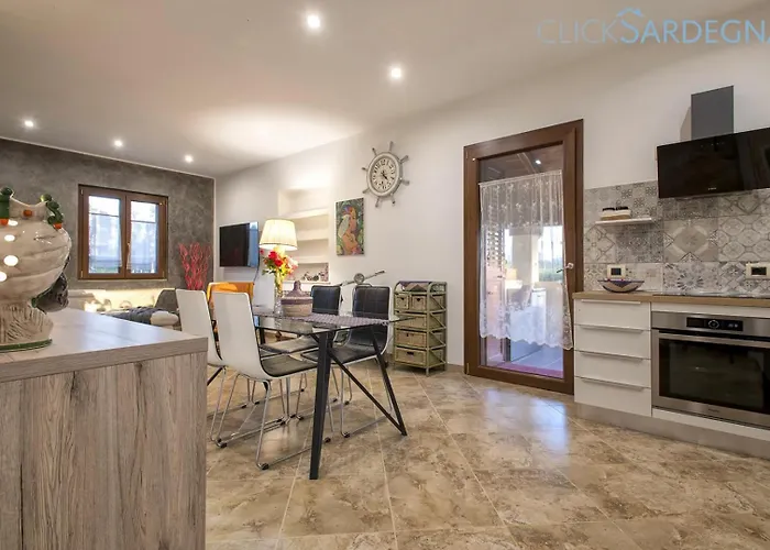 Large Mediterranea In The Heart Of Coral Shore With Swimming Pool Large Garden With Palm Trees Villa *