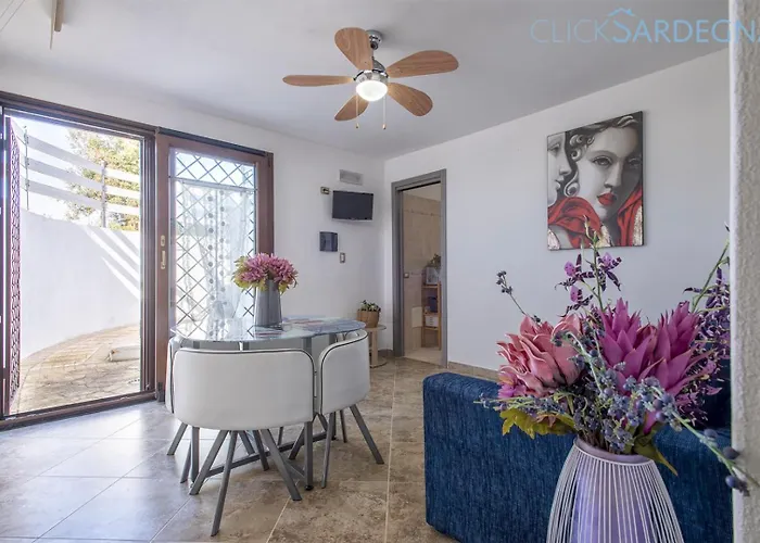 Large Mediterranea In The Heart Of Coral Shore With Swimming Pool Large Garden With Palm Trees Alghero