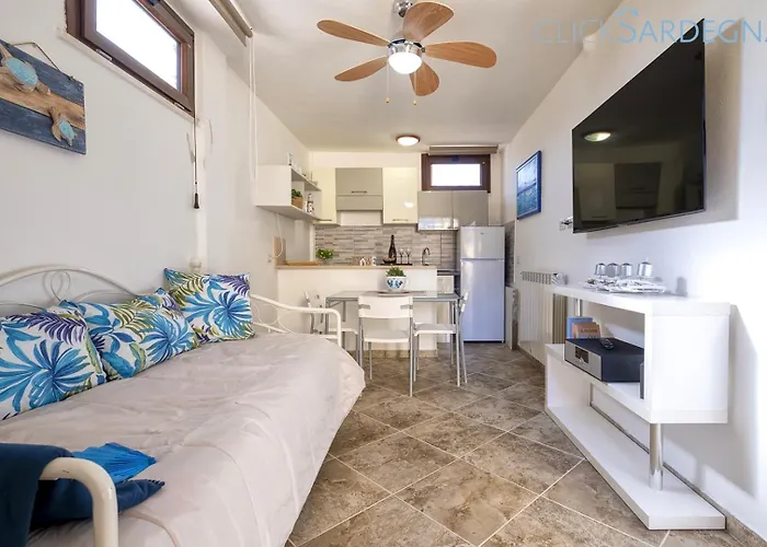 Large Mediterranea In The Heart Of Coral Shore With Swimming Pool Large Garden With Palm Trees *