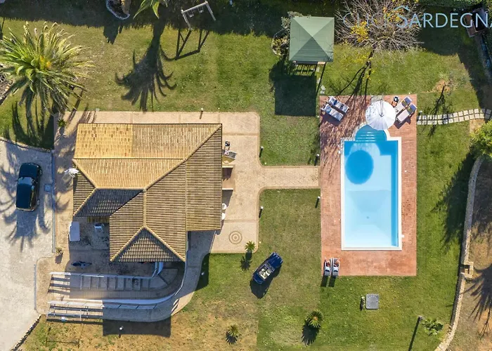 Large Mediterranea In The Heart Of Coral Shore With Swimming Pool Large Garden With Palm Trees