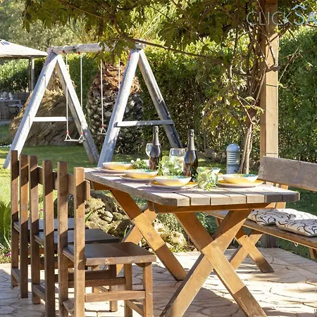 Large Mediterranea In The Heart Of Coral Shore With Swimming Pool Large Garden With Palm Trees Villa Alghero