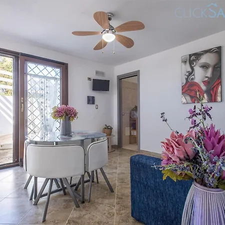 Large Mediterranea In The Heart Of Coral Shore With Swimming Pool Large Garden With Palm Trees Alghero
