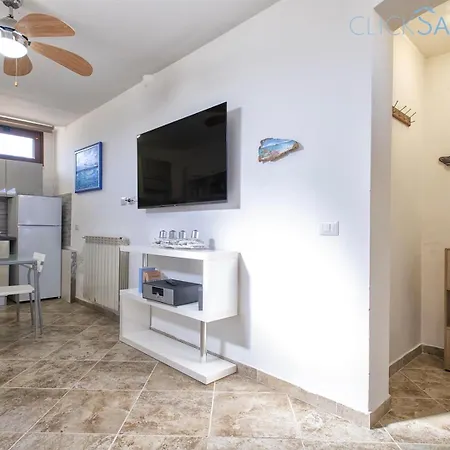 Large Mediterranea In The Heart Of Coral Shore With Swimming Pool Large Garden With Palm Trees Alghero