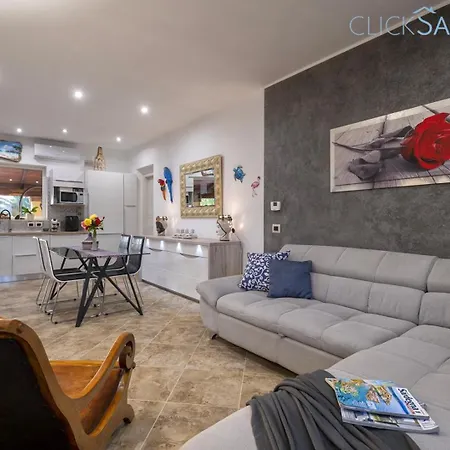 Large Mediterranea In The Heart Of Coral Shore With Swimming Pool Large Garden With Palm Trees Villa Alghero