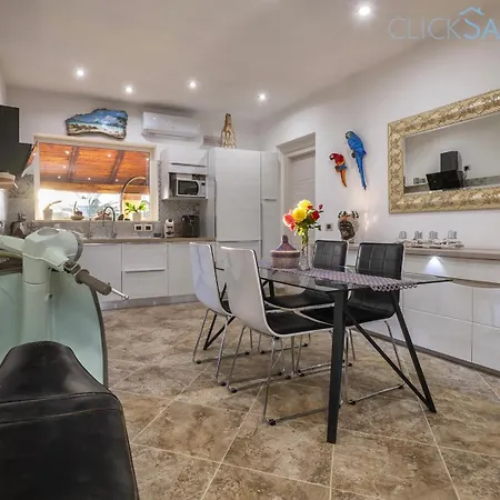 Large Mediterranea In The Heart Of Coral Shore With Swimming Pool Large Garden With Palm Trees Villa Alghero