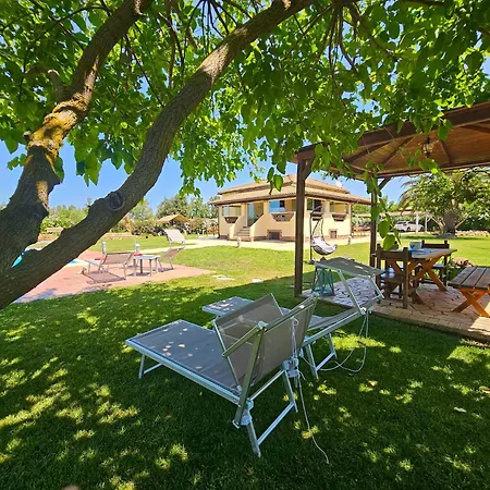 Large Mediterranea In The Heart Of Coral Shore With Swimming Pool Large Garden With Palm Trees *