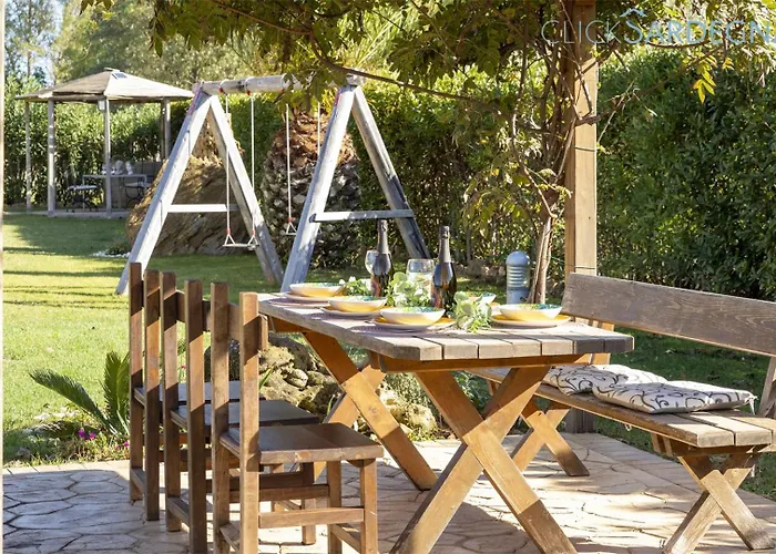Large Mediterranea In The Heart Of Coral Shore With Swimming Pool Large Garden With Palm Trees Вилла Альгеро